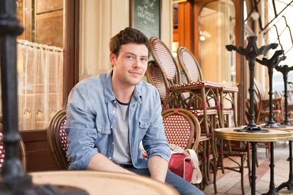 Loạt bom tấn Hollywood thành công dù diễn viên chính đã qua đời