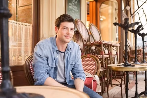 Loạt bom tấn Hollywood thành công dù diễn viên chính đã qua đời