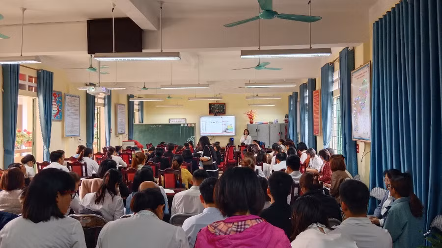 Giáo viên tham gia Hội thảo.