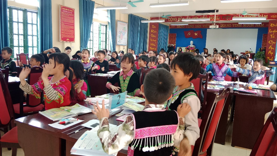 Học sinh thích thú, hoạt động sôi nổi trong giờ học.