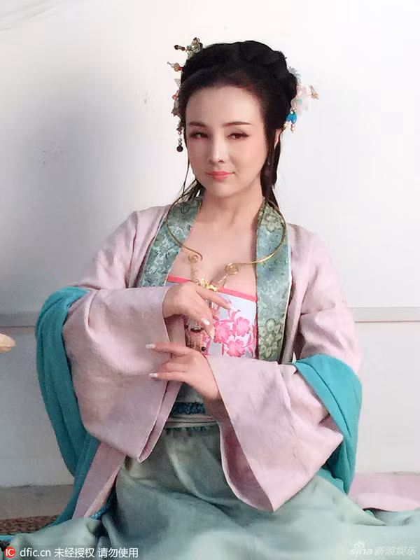 Dân mạng Hoa ngữ phẫn nộ vì Can Lộ Lộ đóng vai Phan Kim Liên