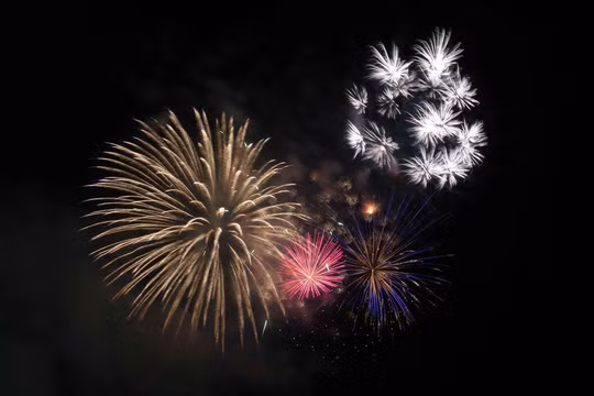  Đúng 21h15, màn trình diễn pháo hoa kết thúc trong tiếng vỗ tay của người Sài Gòn 