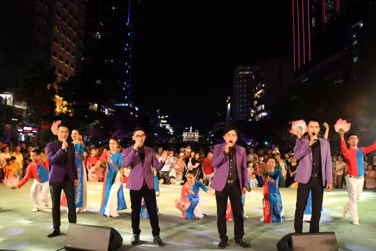 Mãn nhãn với màn pháo hoa chào mừng 30-4