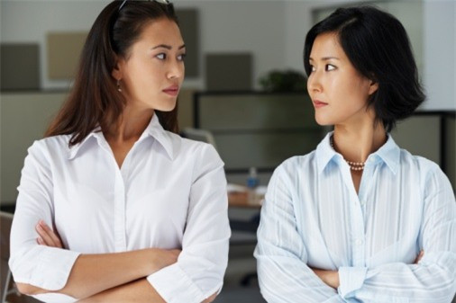 Cái tô nhựa và bài học cho nàng dâu ích kỷ ảnh 1 Cái tô nhựa và bài học cho nàng dâu ích kỷ ảnh 1