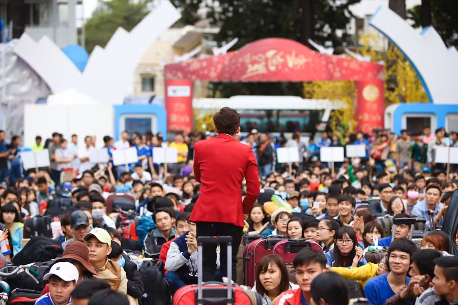 Sự xuất hiện của “hoàng tử lai” khiến người xem vô cùng phấn khích.