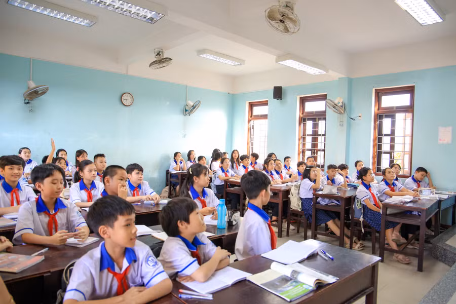 Học sinh hào hứng trong tiết học phân môn Lịch sử.