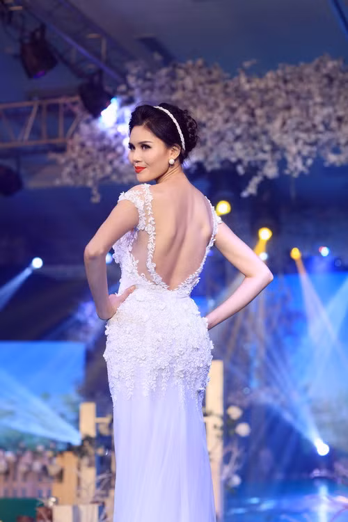 quynh thu mac vay cuoi thon gon ben ngoc tinh - 9