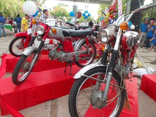 Chiêm ngưỡng xe Honda 67 nguyên bản giữa lòng phố cổ - ảnh 6