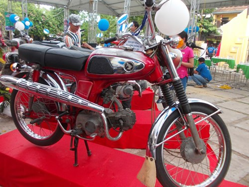 Chiêm ngưỡng xe Honda 67 nguyên bản giữa lòng phố cổ - ảnh 3