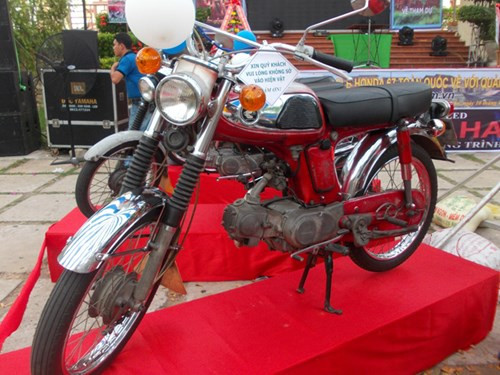 Chiêm ngưỡng xe Honda 67 nguyên bản giữa lòng phố cổ - ảnh 4