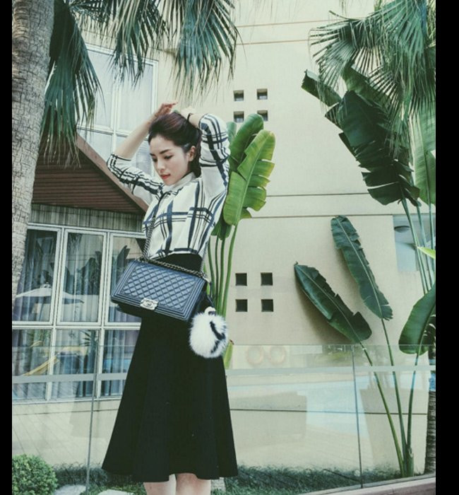 5 nàng hậu Việt "lên đời" với đồ hiệu hậu đăng quang ảnh 19