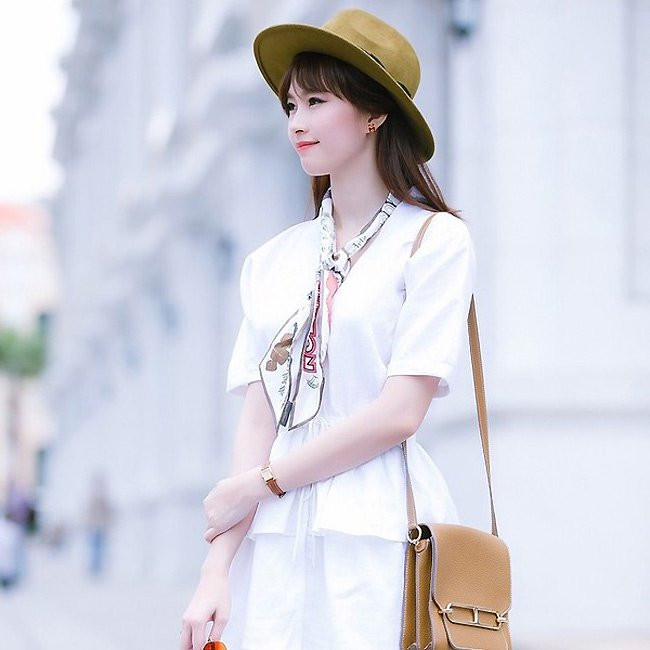 5 nàng hậu Việt "lên đời" với đồ hiệu hậu đăng quang ảnh 7