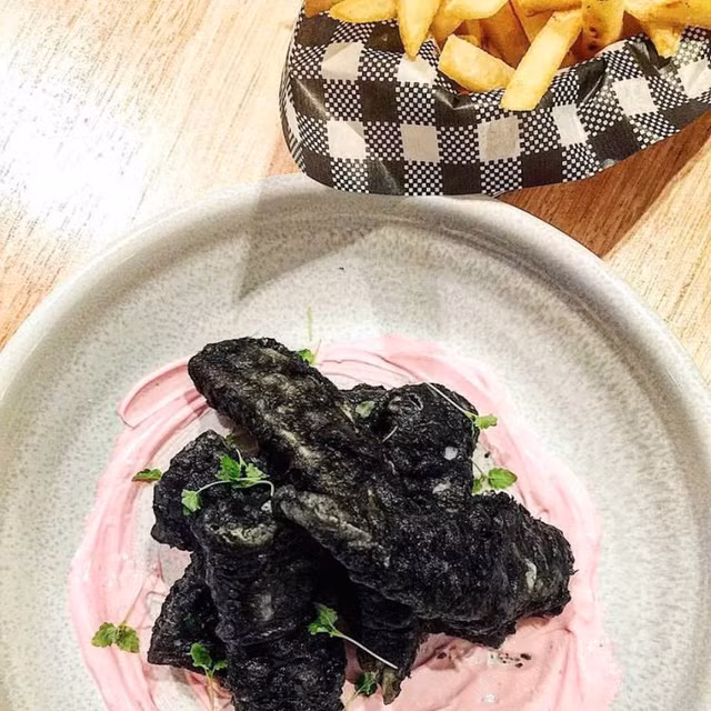 gan 500 nghin cho mon an cuc di, den xi nhu than, ban co dam thu? hinh anh 2