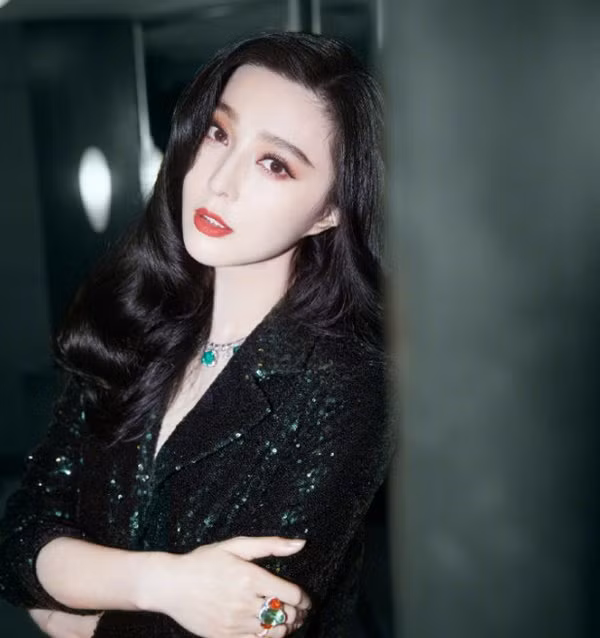 tim ra danh tinh ban trai moi cua pham bang bang, dia vi chang thua kem gi ly than - 3