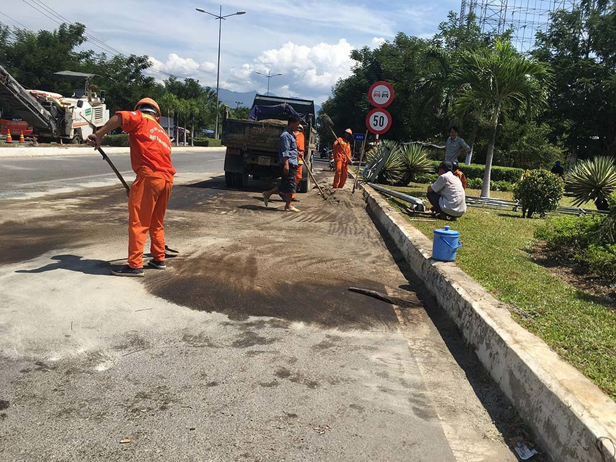 Giây phút cụ ông 91 tuổi tử vong trong vụ hai xe khách đâm nhau ở Khánh Hòa ảnh 4 Giây phút cụ ông 91 tuổi văng khỏi xe thiệt mạng ở Khánh Hòa