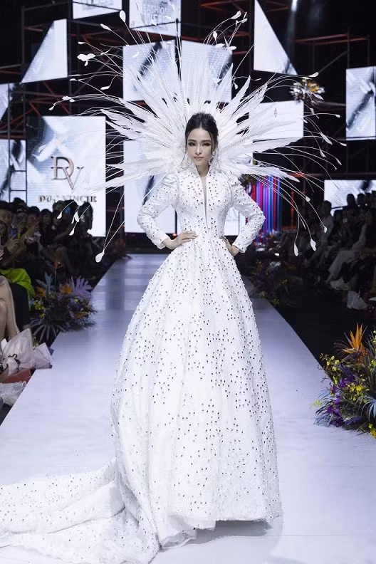 Trương Hồ Phương Nga thay đổi khó nhận ra sau thời gian tại ngoại Trương Hồ Phương Nga thay đổi khó nhận ra sau thời gian tại ngoại