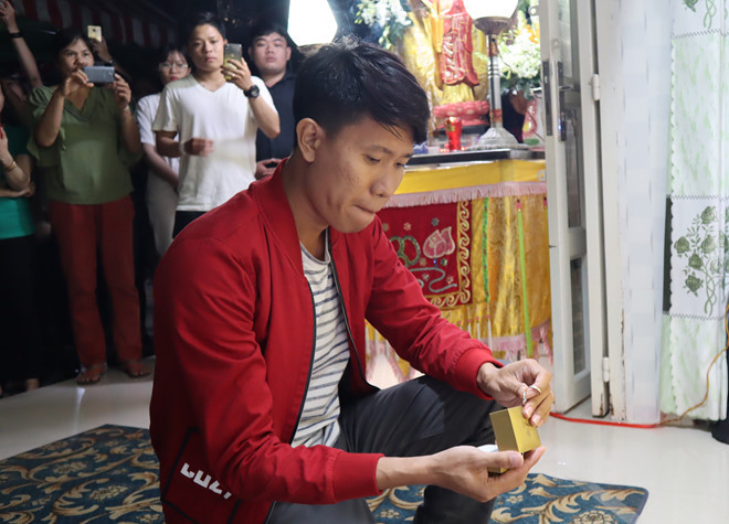 Đám tang cô gái chết vì TNGT: Chú rể từ Nhật về 