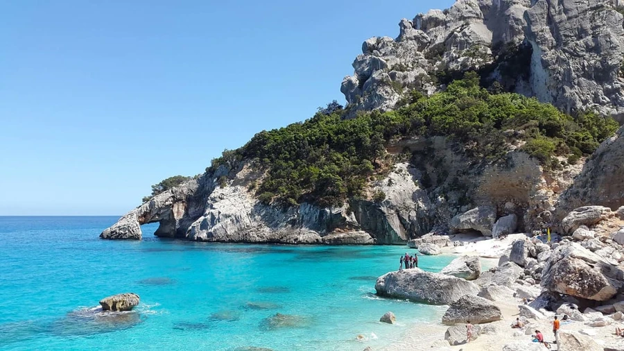 Một trong những bãi biển tại Sardinia.