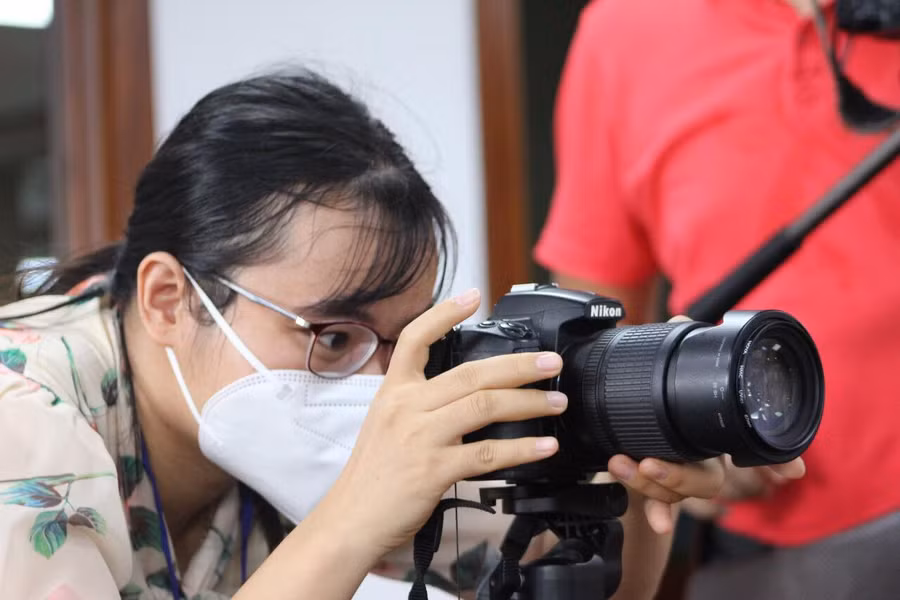 Nhà báo Nguyễn Thị Huyên