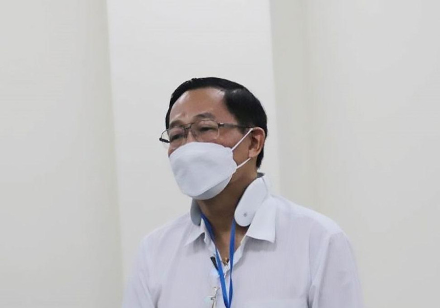 Cựu Thứ trưởng Bộ Y tế Cao Minh Quang trình bày tại phiên tòa xét xử. Cựu Thứ trưởng Bộ Y tế Cao Minh Quang trình bày tại phiên tòa xét xử.