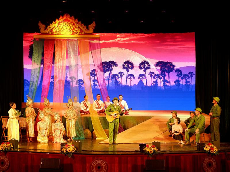 'Bên dòng Long Khốt' đoạt giải xuất sắc tại Liên hoan Cải lương toàn quốc 2021. 'Bên dòng Long Khốt' đoạt giải xuất sắc tại Liên hoan Cải lương toàn quốc 2021.