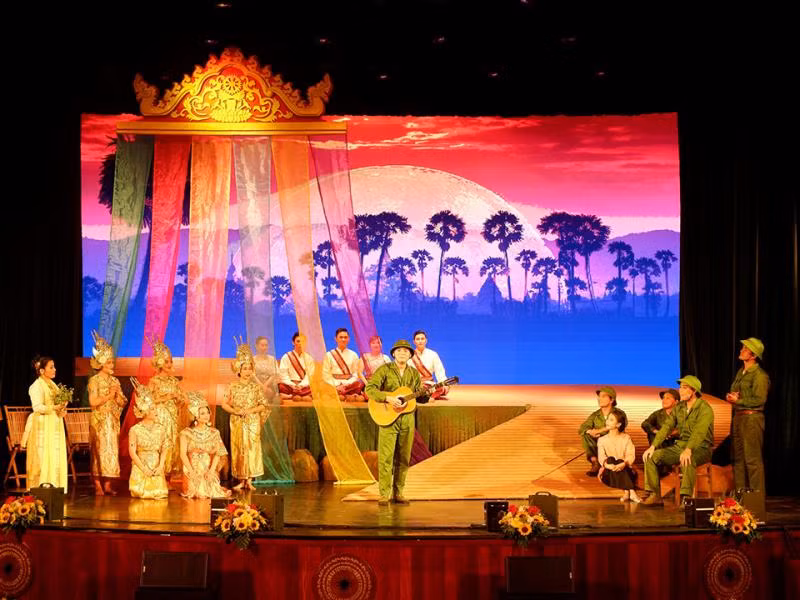 'Bên dòng Long Khốt' đoạt giải xuất sắc tại Liên hoan Cải lương toàn quốc 2021.