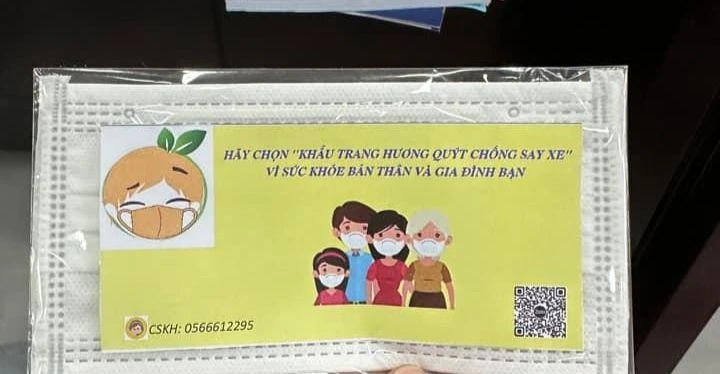 Khẩu trang chống say xe được tẩm tinh dầu quýt.