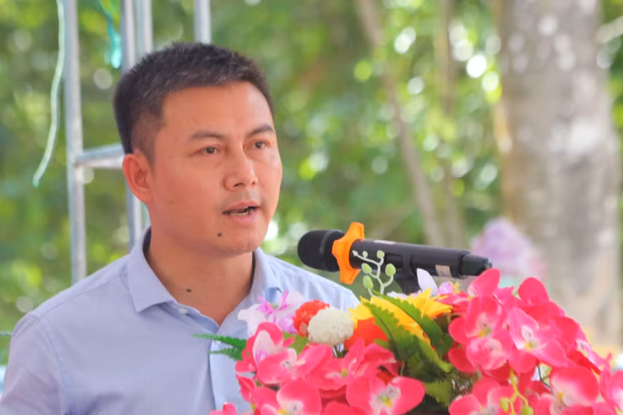 Ông Hoàng Anh Minh, Tổng Biên tập Tạp chí Đầu tư Tài chính - VietnamFinance cho biết, đơn vị đóng vai trò phát tâm, kêu gọi sự ủng hộ của toàn cộng đồng cùng chung tay xây dựng công trình. (Ảnh: Vũ Long)