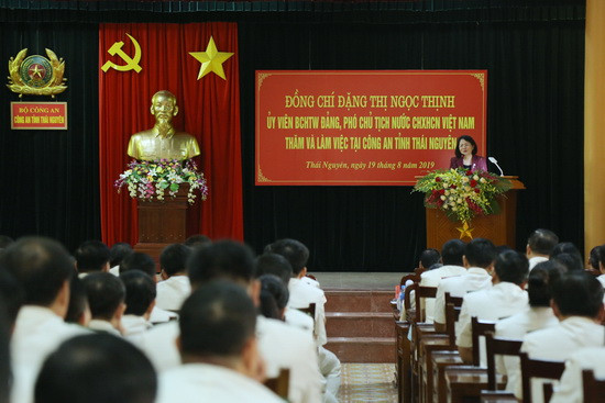Phó Chủ tịch nước Đặng Thị Ngọc Thịnh làm việc với cán bộ, chiến sĩ Công an tỉnh Thái Nguyên. Phó Chủ tịch nước Đặng Thị Ngọc Thịnh làm việc với cán bộ, chiến sĩ Công an tỉnh Thái Nguyên.