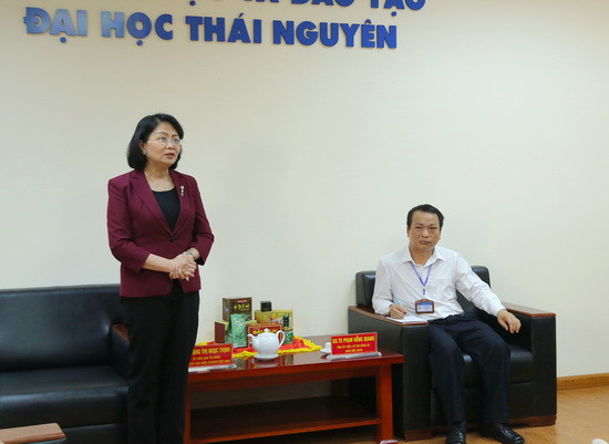 Phó Chủ tịch nước Đặng Thị Ngọc Thịnh phát biểu giao nhiệm vụ cho ĐH Thái Nguyên. Ảnh: Việt Hà