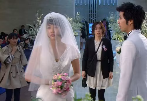 chet lang khi thay canh tuong la trong dam cuoi tinh cu - 1