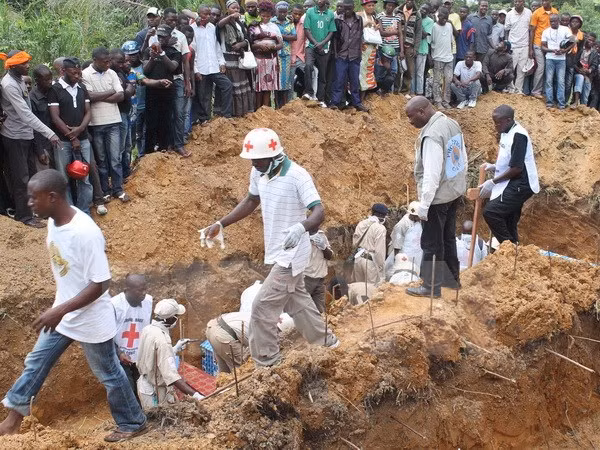 Thảm sát bằng rìu và dao rựa ở Congo