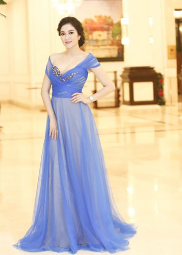 Nguyễn Thị Huyền khoe dáng cùng Mai Phương Thúy ảnh 2 Nguyễn Thị Huyền khoe dáng cùng Mai Phương Thúy ảnh 2