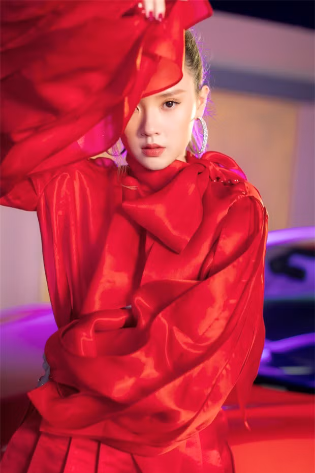 Vì sao Midu ra MV trùng ngày đính hôn với thiếu gia Phan Thành 5 năm trước? ảnh 3