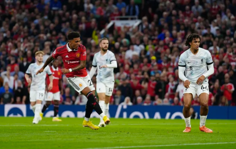 Jadon Sancho phá vỡ thế bế tắc cho Man Utd ở phút thứ 15. Jadon Sancho phá vỡ thế bế tắc cho Man Utd ở phút thứ 15.