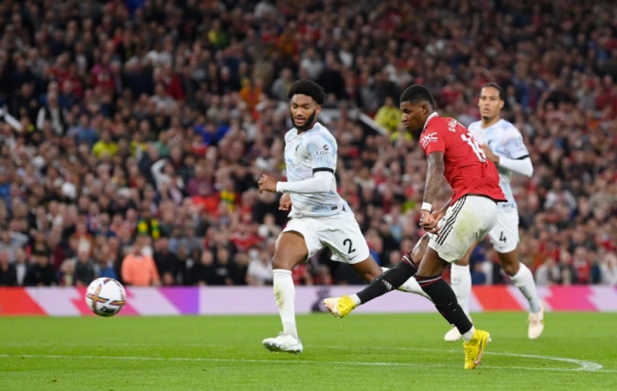 Marcus Rashford nhân đôi cách biệt. Marcus Rashford nhân đôi cách biệt.