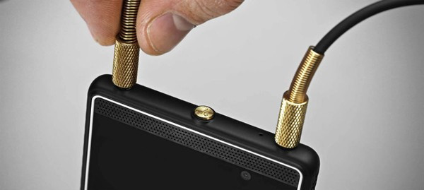 5 smartphone với những tính năng phần cứng độc nhất ảnh 7 Marshall-London-3-727aa