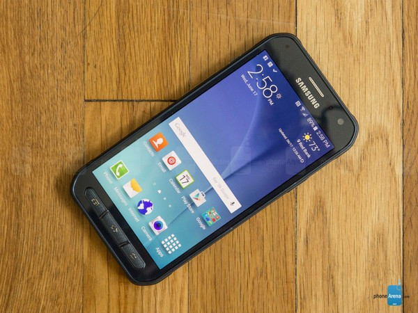 5 smartphone với những tính năng phần cứng độc nhất ảnh 4 Samsung-Galaxy-S6-Active-Review-002-727aa