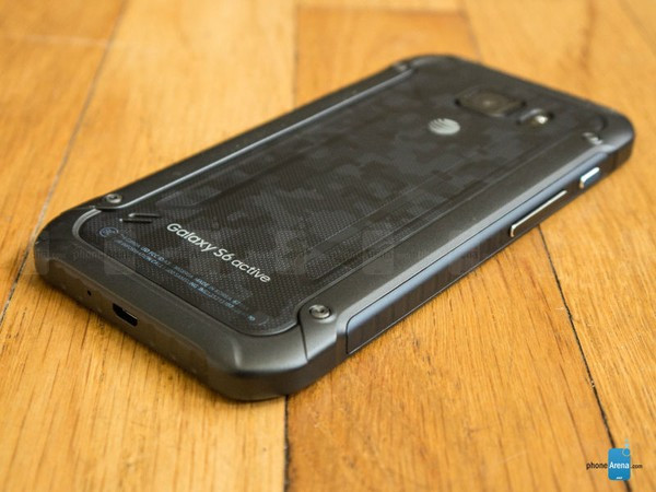 5 smartphone với những tính năng phần cứng độc nhất ảnh 5 Samsung-Galaxy-S6-Active-Review-010-727aa