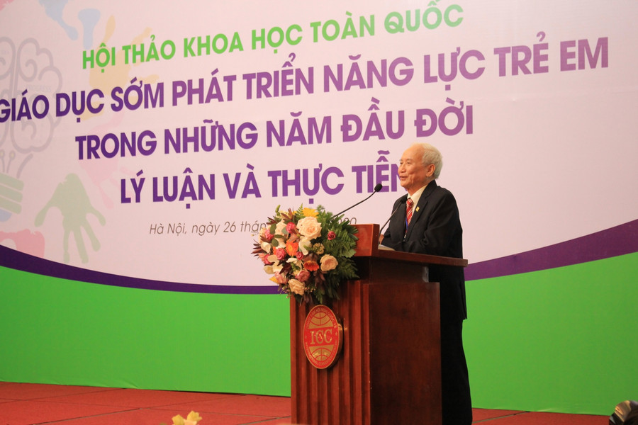NGND.PGS.TS.BS. Nguyễn Võ Kỳ Anh phát biểu tại Hội thảo NGND.PGS.TS.BS. Nguyễn Võ Kỳ Anh phát biểu tại Hội thảo