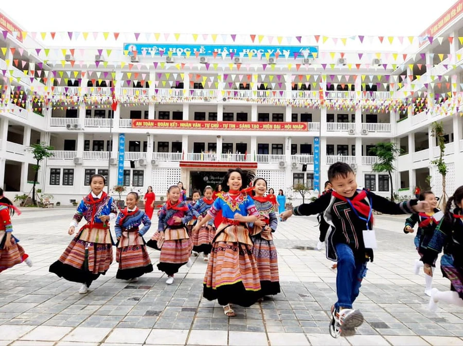 Ngành GD&ĐT Lào Cai bước vào năm học mới với nhiều hi vọng và khí thế. Ảnh: Phương Anh