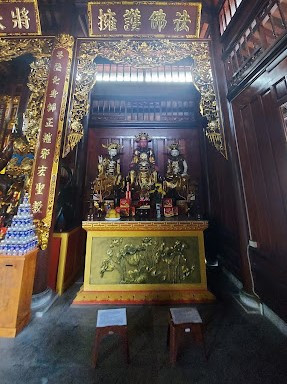 Chùa Mèo phối thờ vua Lê Lợi.