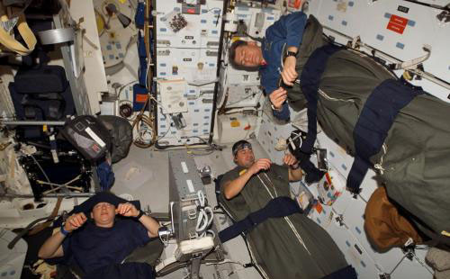 Space-Shuttle-Discovery-STS-12-6229-7258