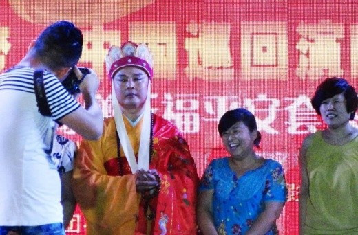 Có nguồn tin cho hay, Từ Thiếu Hoa giờ chủ yếu dành thời gian ăn chay niệm Phật. Có nguồn tin cho hay, Từ Thiếu Hoa giờ chủ yếu dành thời gian ăn chay niệm phật.