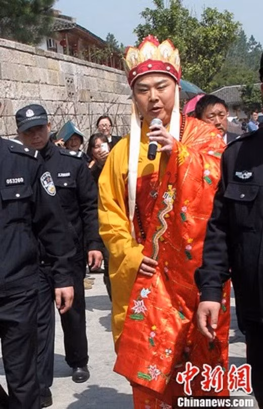 Vài năm trở lại đây, Từ Thiếu Hoa thỉnh thoảng lại xuất hiện trong vài sự kiện nhỏ ở tỉnh lẻ kiếm thêm thu nhập. Mỗi lần xuất hiện ông đều mặc trang phục giống nhân vật trong phim năm xưa.