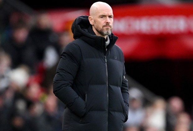 Siêu máy tính dự đoán Man Utd cán đích ngoài top 4 khi khép lại Ngoại hạng Anh mùa 2023-2024. Siêu máy tính dự đoán Man Utd cán đích ngoài top 4 khi khép lại Ngoại hạng Anh mùa 2023-2024.