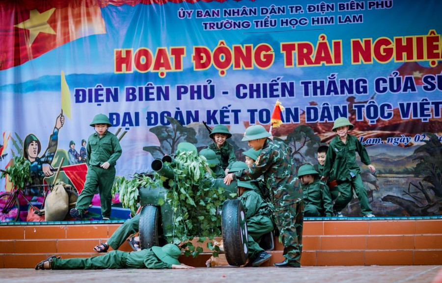 Hoạt động trải nghiệm tìm hiểu về chiến dịch Điện Biên Phủ của Trường Tiểu học Him Lam. Hoạt động trải nghiệm tìm hiểu về chiến dịch Điện Biên Phủ của Trường Tiểu học Him Lam.