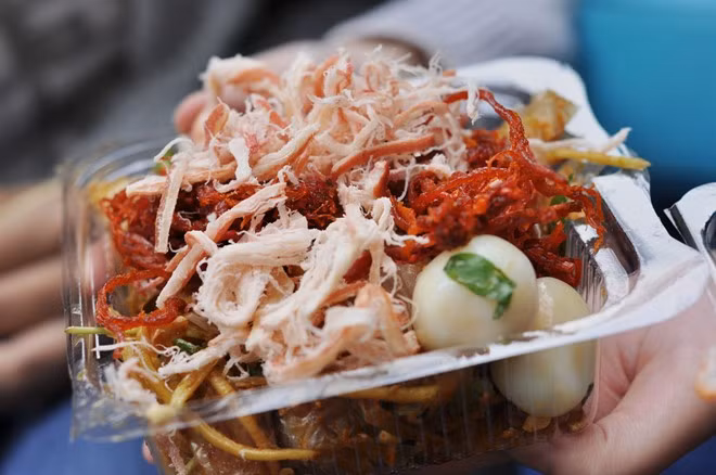 phá lấu, cá viên chiên, bò bía, Sài Gòn, ăn vặt