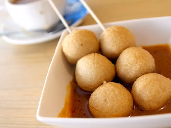 phá lấu, cá viên chiên, bò bía, Sài Gòn, ăn vặt