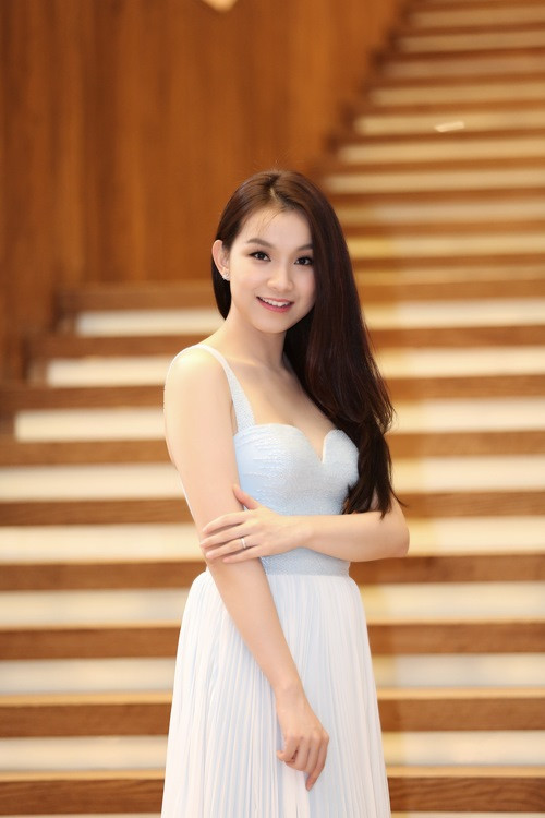 Đứng hình trước nhan sắc ngọt ngào của Hoa hậu Thùy Lâm - 4
